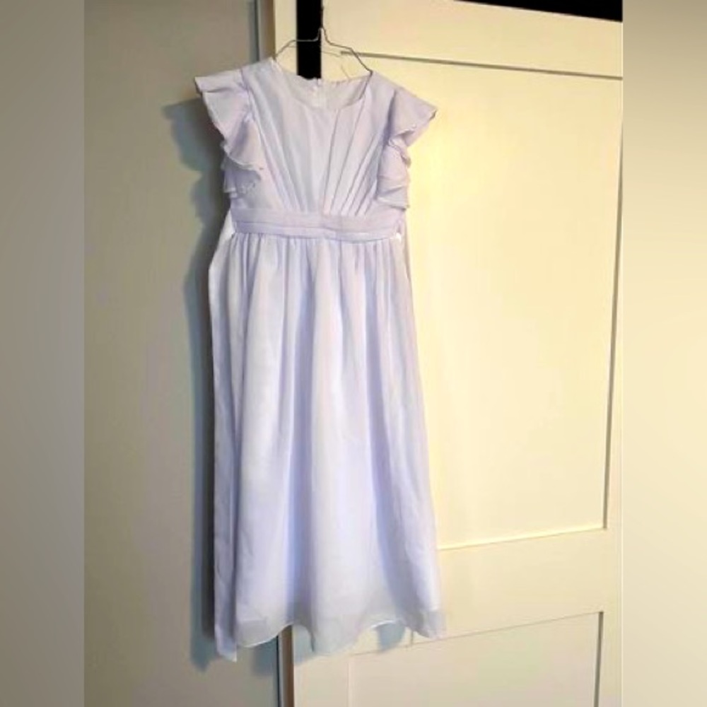 Flower girl or first communion dress size. Size 6. Worn once.
